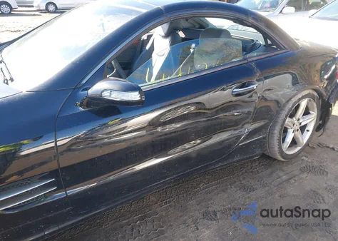 2004 Mercedes-Benz Sl 500 z USA, uszkodzony, nr VIN WDBSK75F54F083077